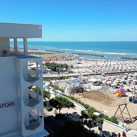 Ambasciatori Hotel - Beach Front -Breakfast Xxl & Brunch Until 12 30Pm ميسانو ادرياتيكو المظهر الخارجي الصورة