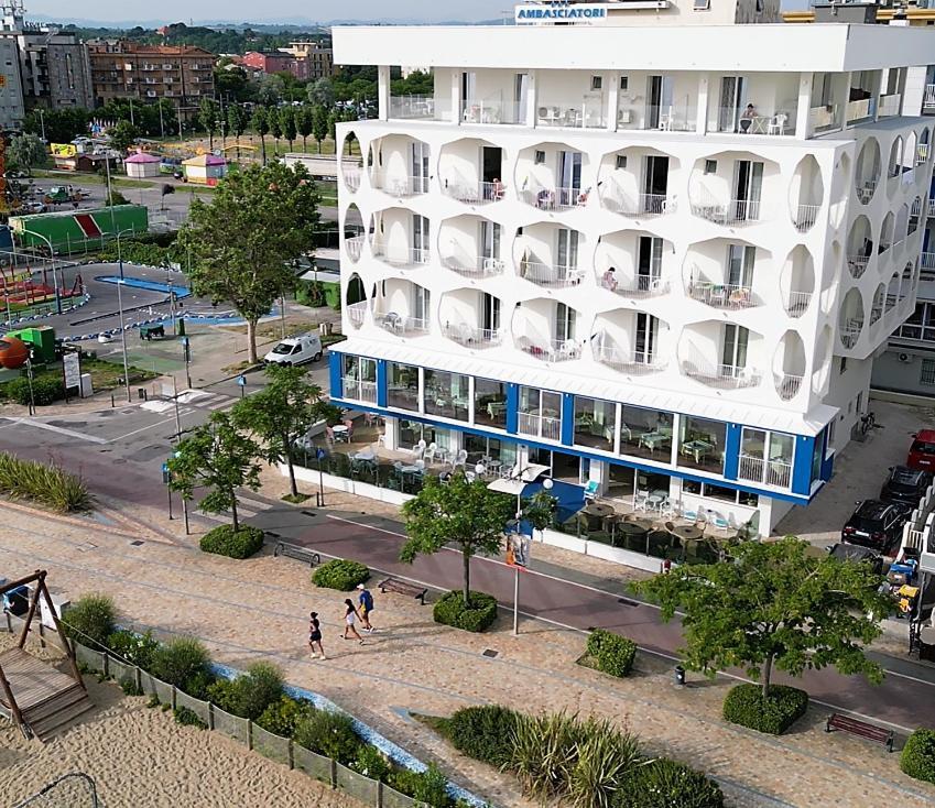 Ambasciatori Hotel - Beach Front -Breakfast Xxl & Brunch Until 12 30Pm ميسانو ادرياتيكو المظهر الخارجي الصورة