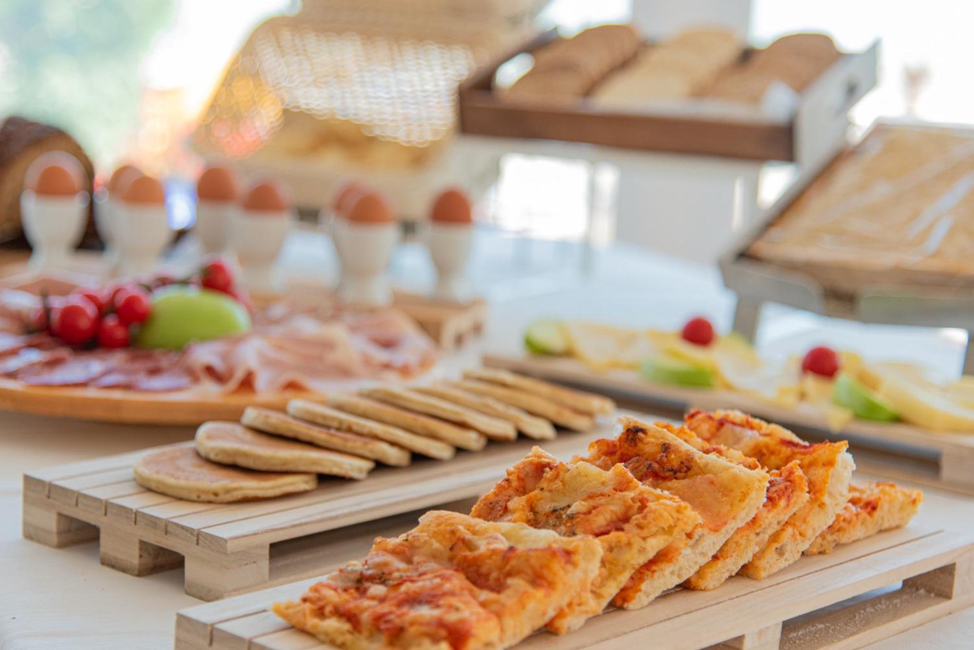 Ambasciatori Hotel - Beach Front -Breakfast Xxl & Brunch Until 12 30Pm ميسانو ادرياتيكو المظهر الخارجي الصورة